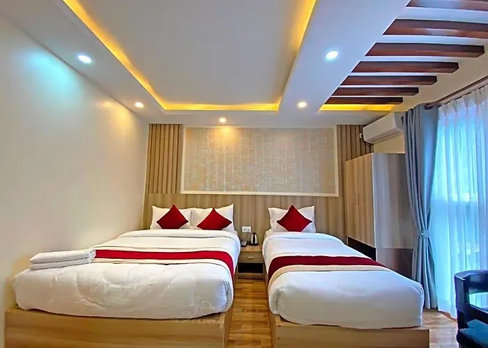 Royal Emperor Hotel 3*