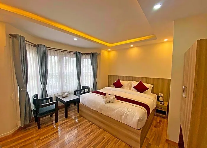 Royal Emperor Hotel
