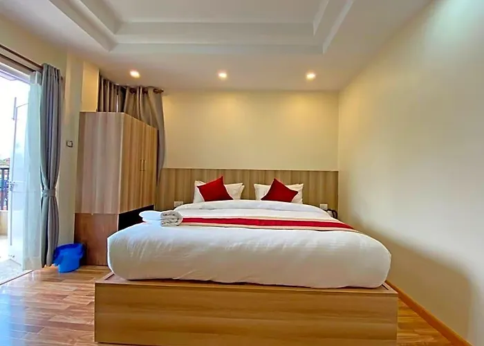 Royal Emperor Hotel 3*